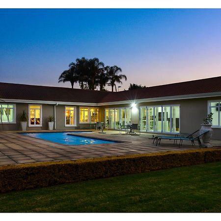 66 On Monzali 4 Star Luxury Guesthouse Hilton Kültér fotó